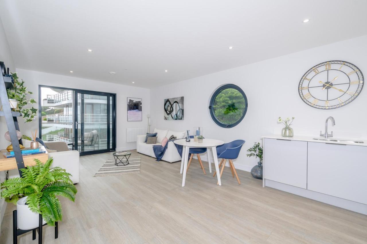 5 Middlecombe - Luxury Apartment At Byron Woolacombe, Only 4 Minute Walk To Woolacombe Beach! Exterior photo